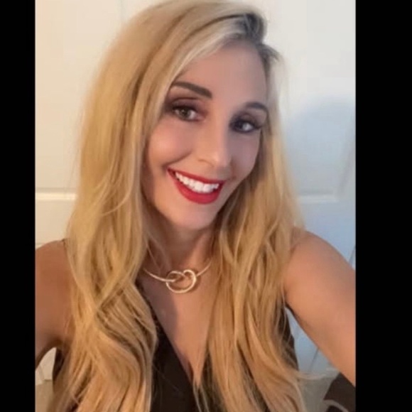 Meet your Posher, Sherry - Picture 1 of 1